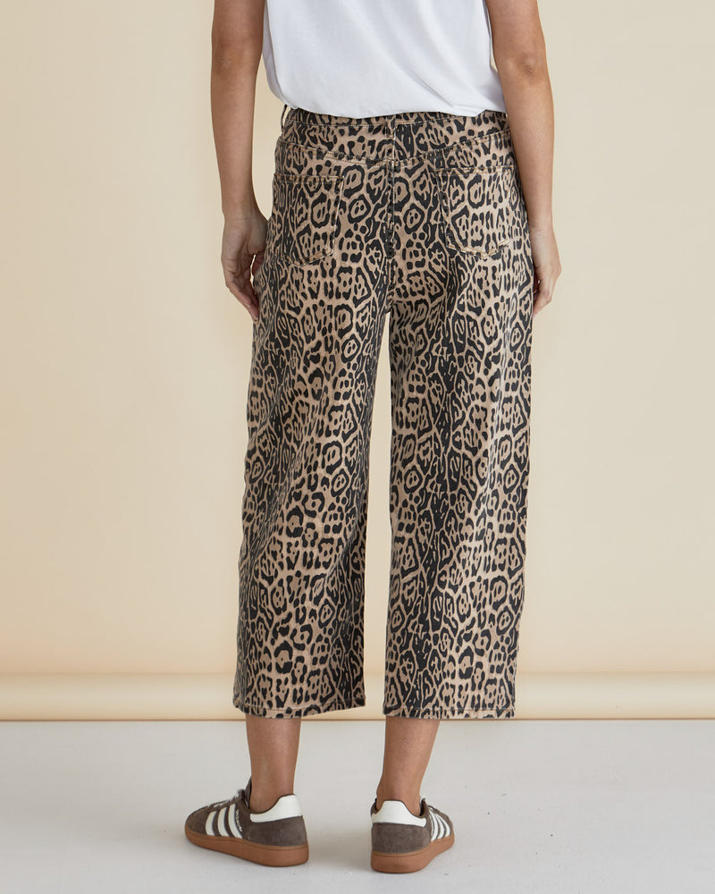 Bella Relaxed Cropped Jean Leopard